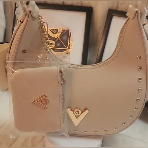 Valentino Orlandi Cream Gold Shoulder Bag with Crescent Design - Picture 6 of 12